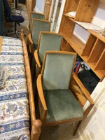 Keturi krėslai