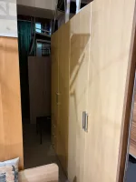 Spinta su 3 stalčiais